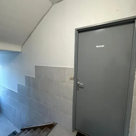 # Le 9 # Joli Neuf, Equipe Centre Apartment